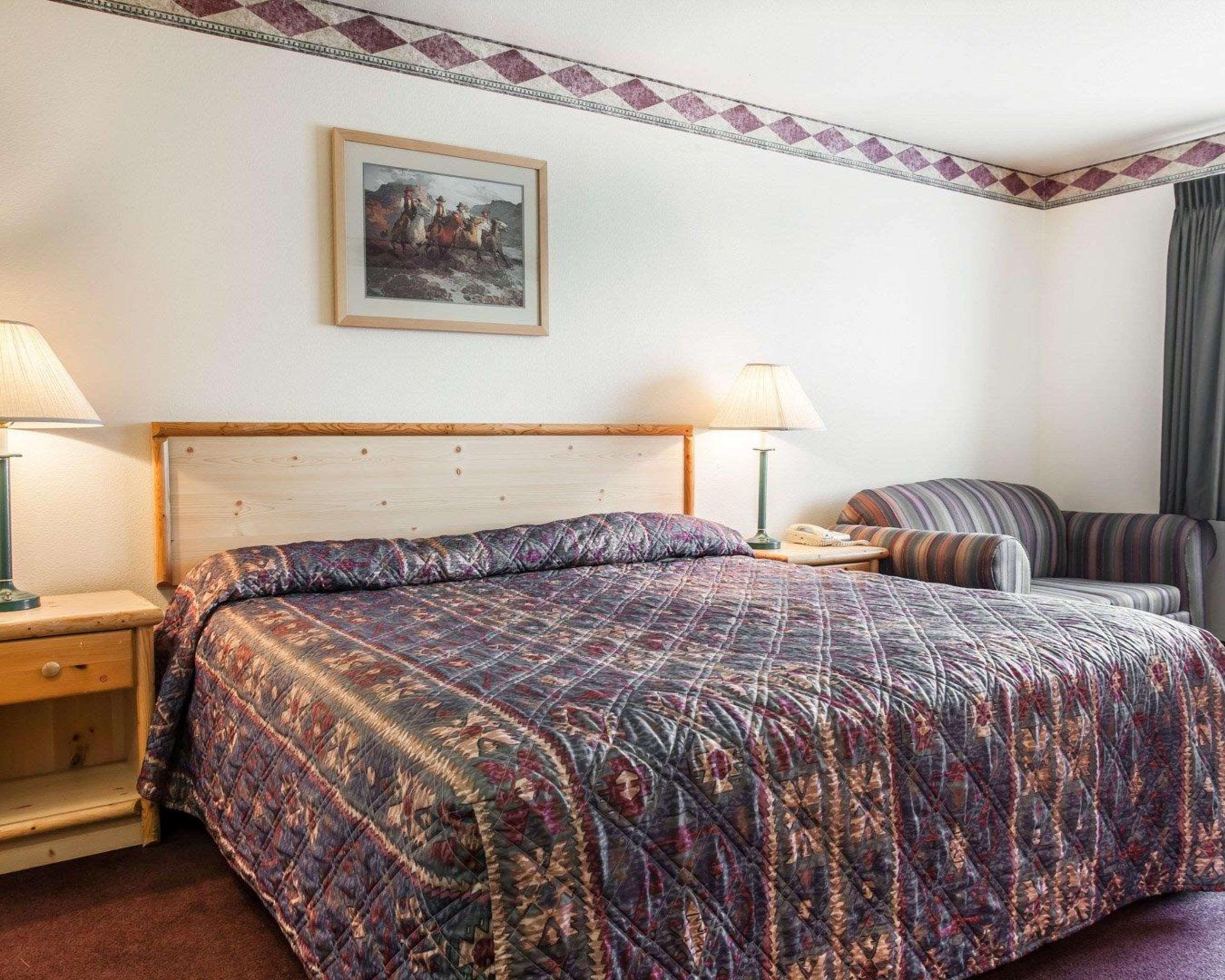 Rodeway Inn & Suites Spokane Exteriör bild