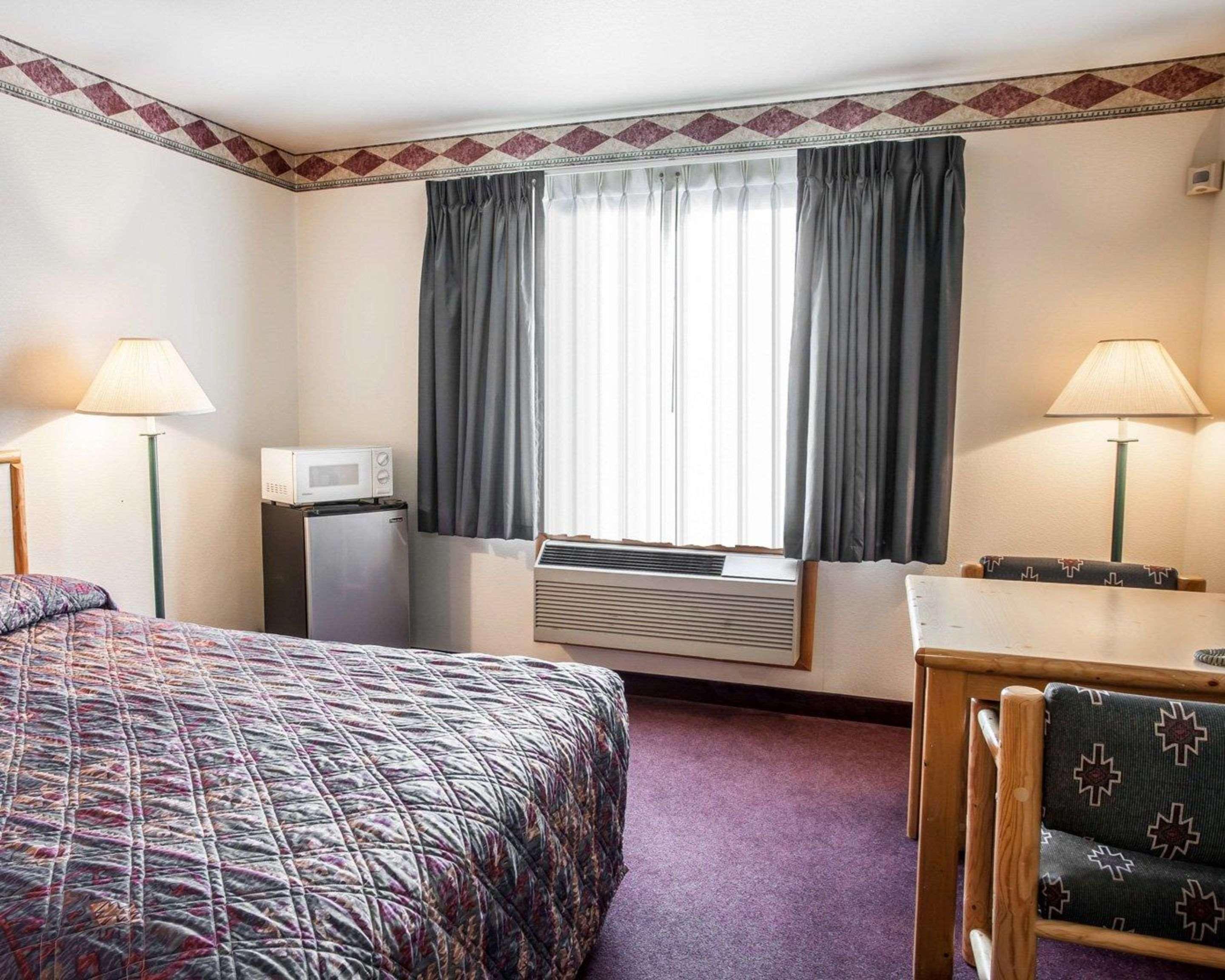 Rodeway Inn & Suites Spokane Exteriör bild