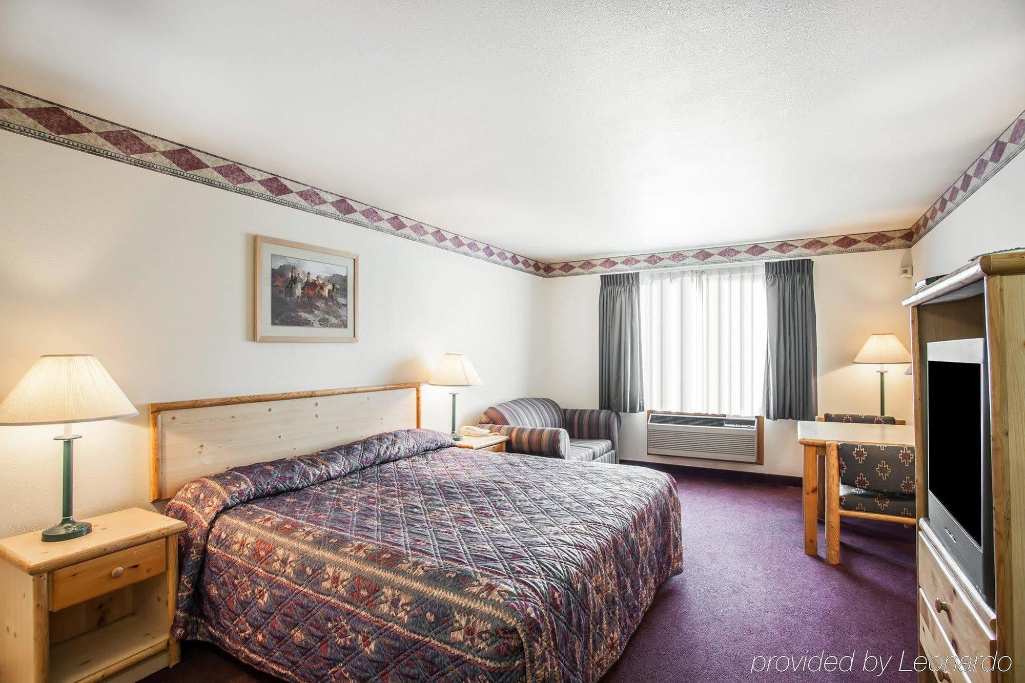 Rodeway Inn & Suites Spokane Exteriör bild