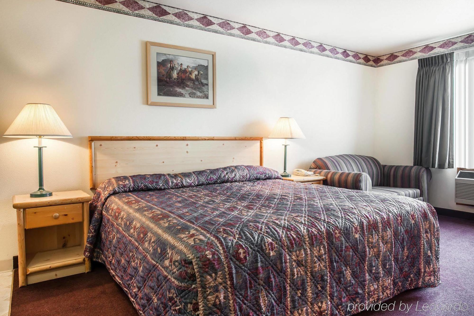 Rodeway Inn & Suites Spokane Exteriör bild
