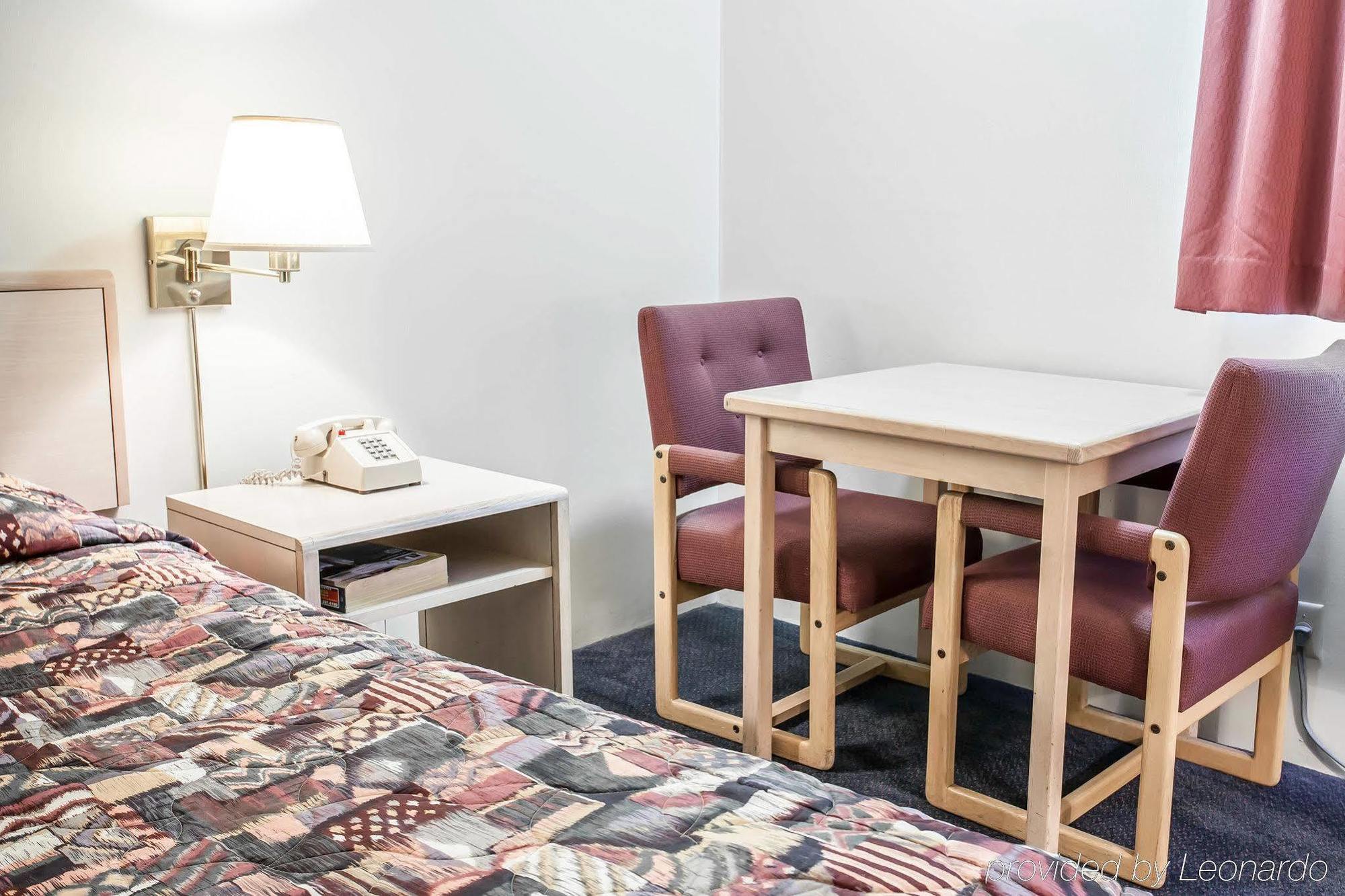 Rodeway Inn & Suites Spokane Exteriör bild